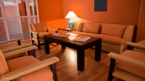 Salón de AHC Hoteles Low Cost en Cáceres